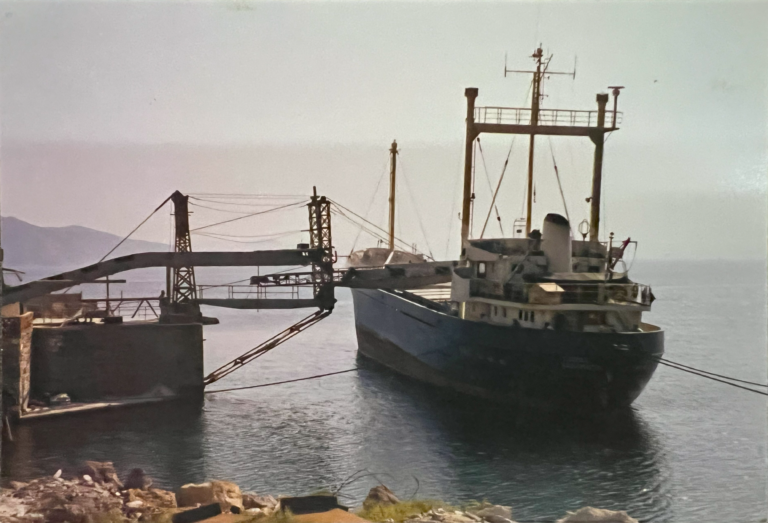 Abourdextaki Loading Dock